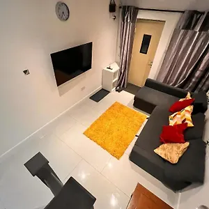 Cerrkuss Apartment London